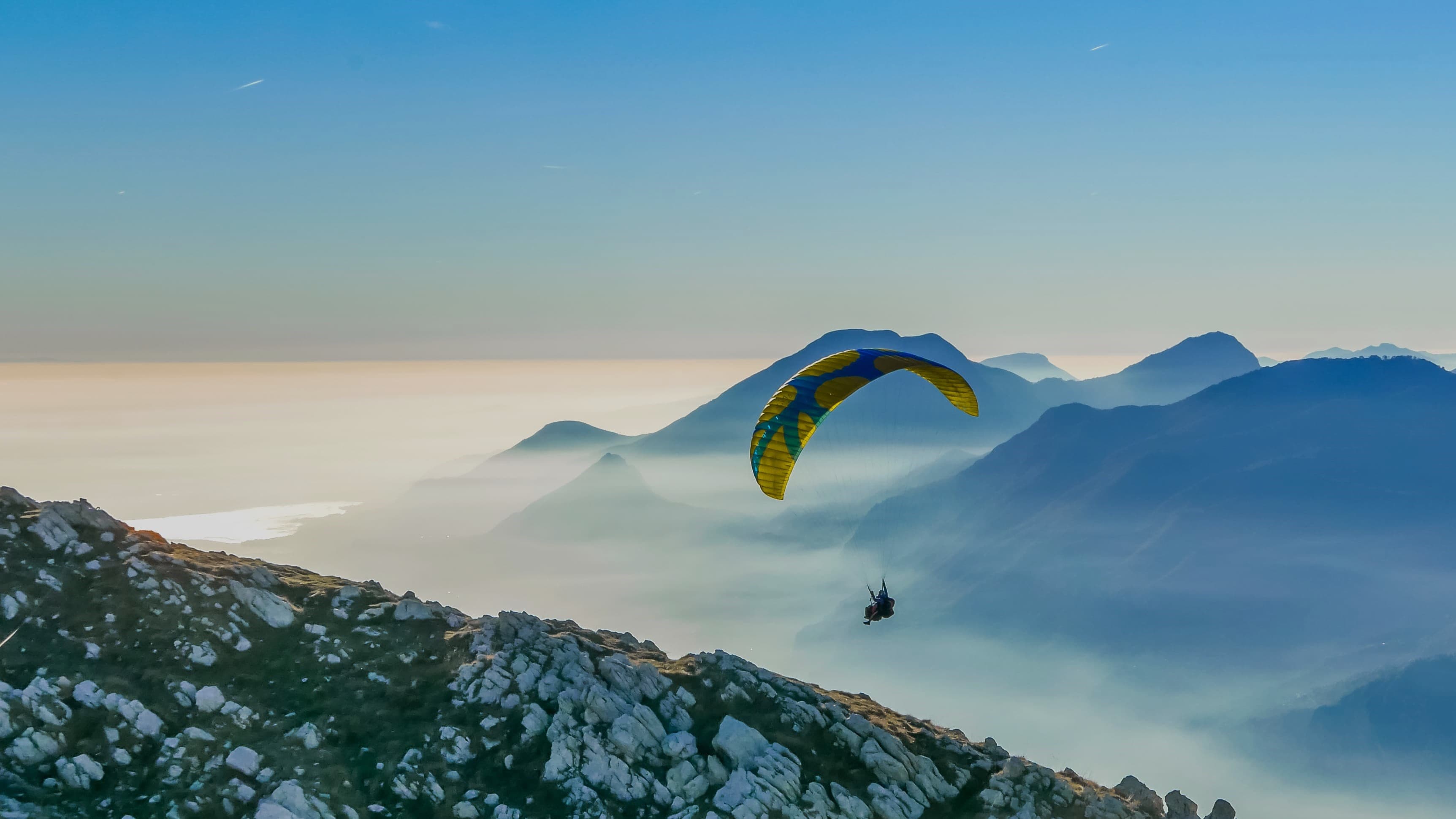 Paragliding – Home cover
