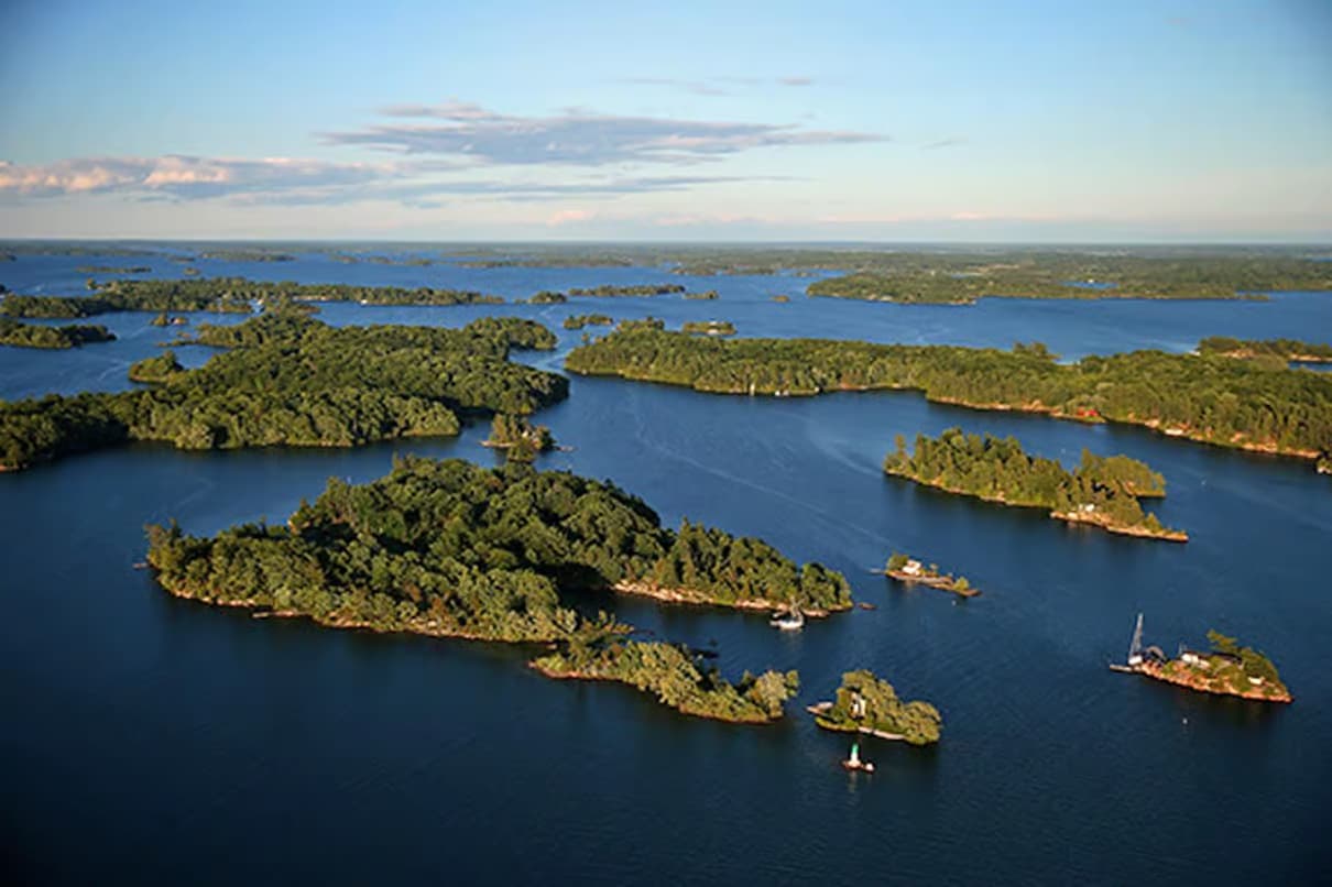 Helicopter flight around Kingston in Ontario Helicopter flight around Kingston in Ontario