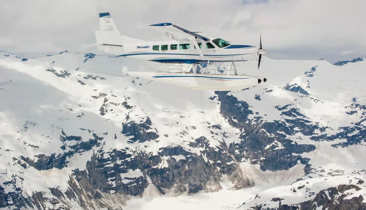 Scenic seaplane flight in Vancouver over the Coast Mountains - vue 2