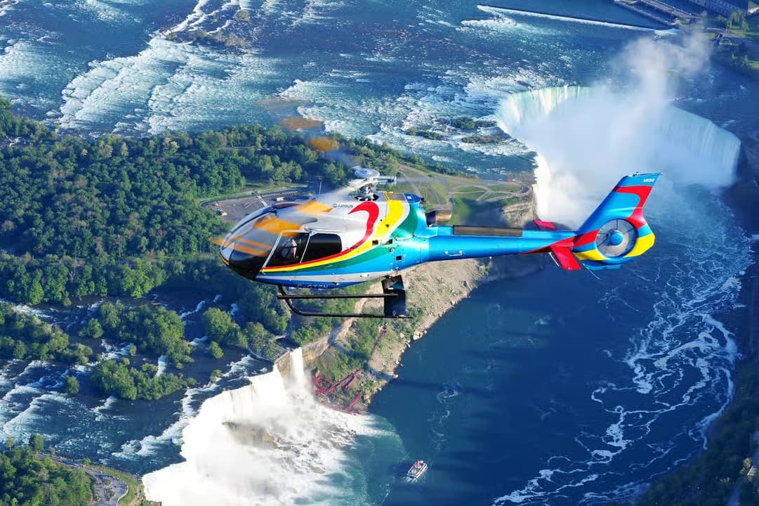 Helicopter flight over Niagara Falls - Departure on the Canada side - vue 3