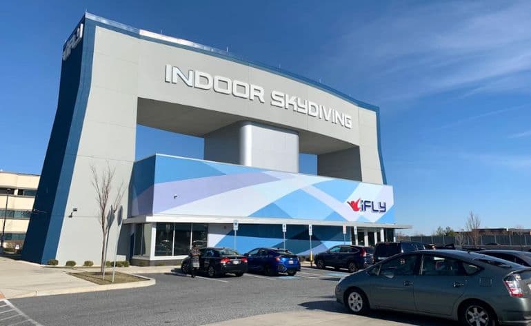 Indoor skydiving simulator in Rosemont near Chicago - vue 3