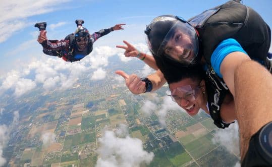 Tandem Skydiving in Miami Tandem Skydiving in Miami