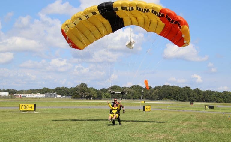 Skydive Between Tampa and Orlando at 14,000 ft - vue 2