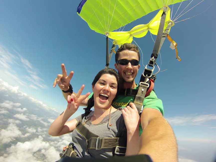 Tandem skydiving in San Antonio - vue 3