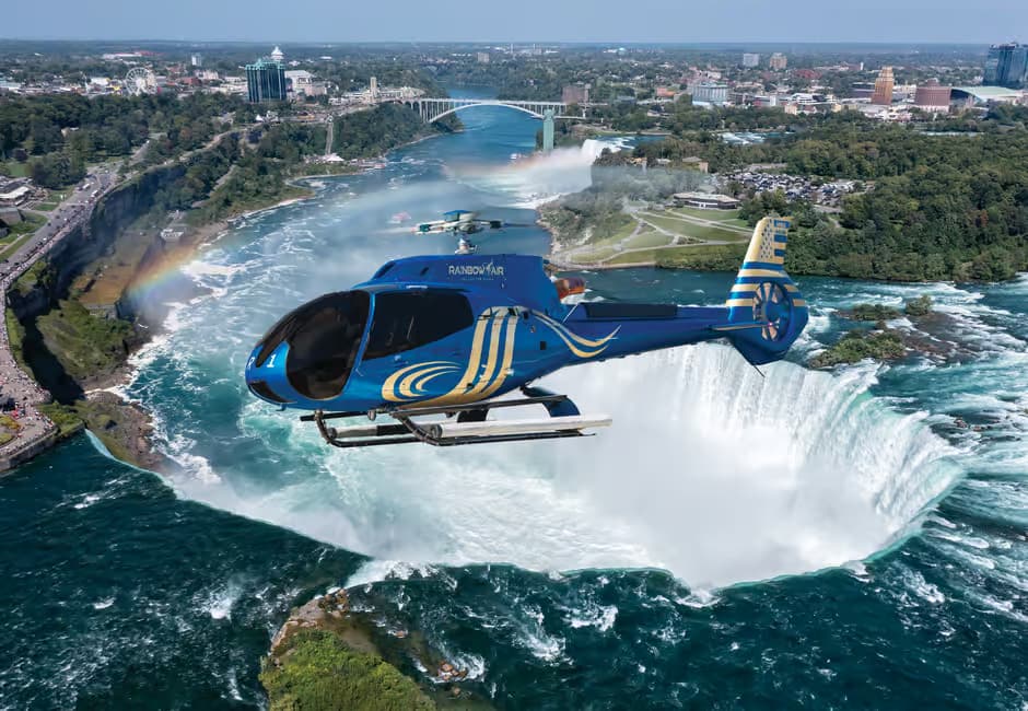 Helicopter flight over Niagara Falls, USA - vue 3