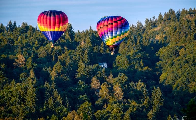 Hot Air Balloon Ride Near Seattle at Sunset - vue 3