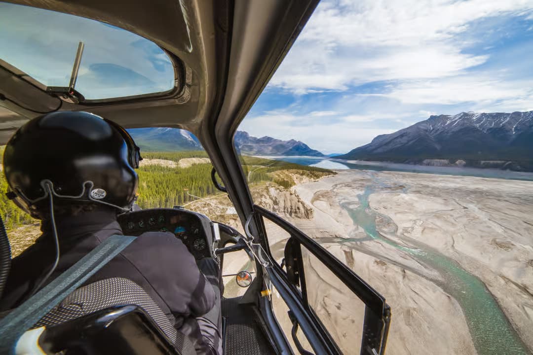 Helicopter Tour in the Rockies in Alberta - Departure North of Banff - vue 3