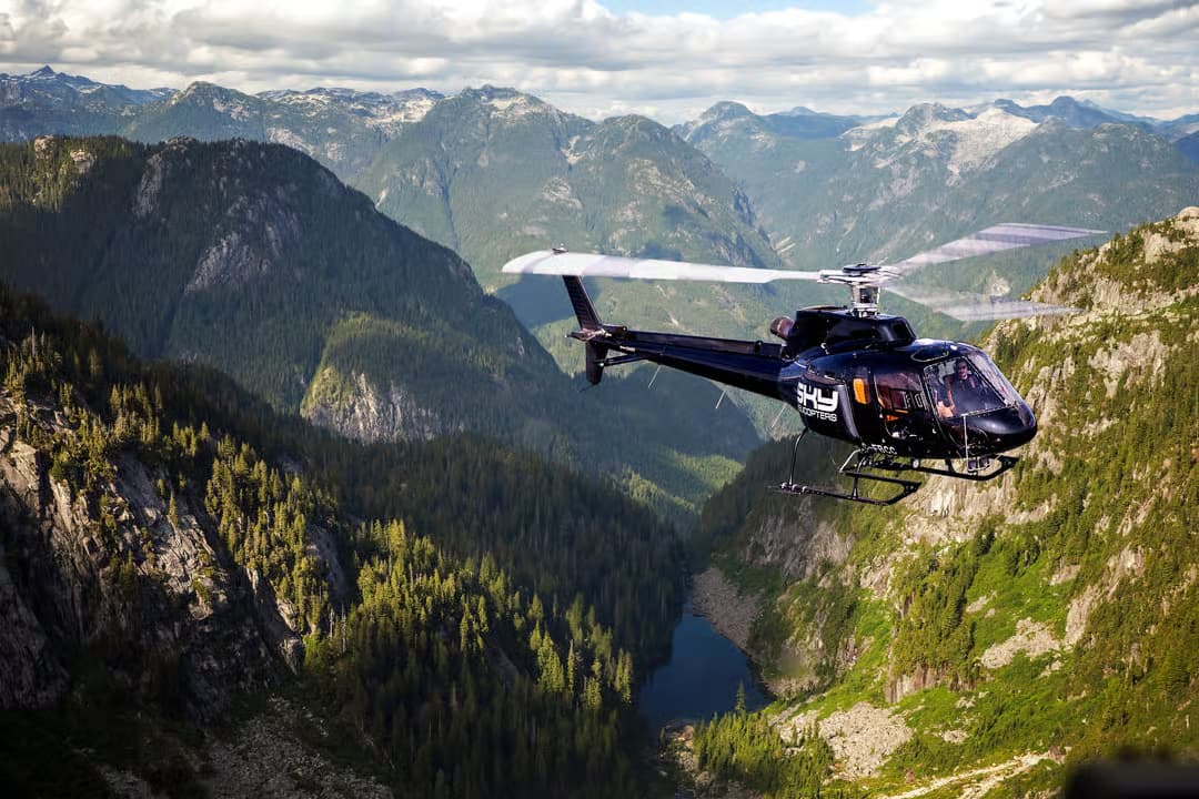 Helicopter tour departing from downtown Vancouver Helicopter tour departing from downtown Vancouver