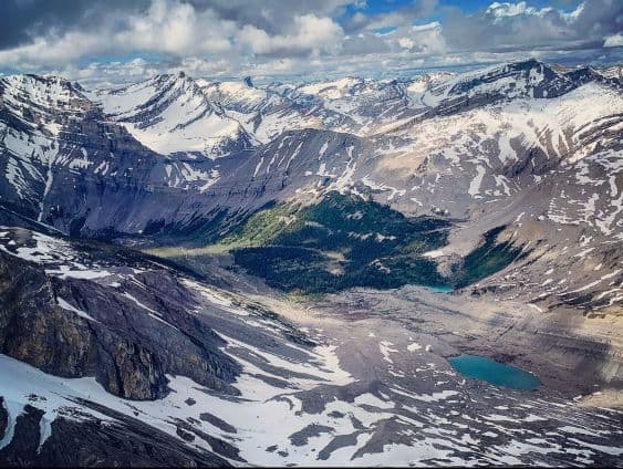 Helicopter Tour and Horseback Ride in the Rockies in Alberta Helicopter Tour and Horseback Ride in the Rockies in Alberta