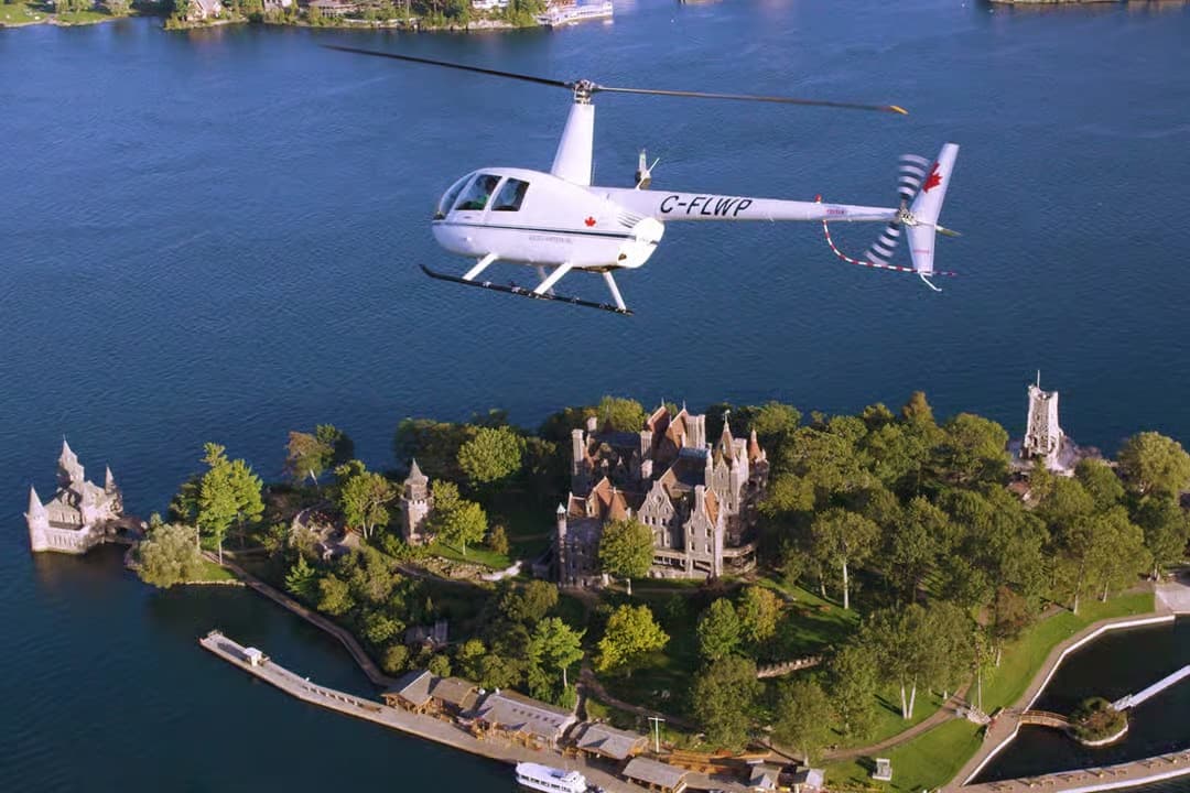 Helicopter tour in the 1000 Islands in Ontario Helicopter tour in the 1000 Islands in Ontario
