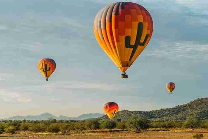 Hot air balloon ride over Tucson - Champagne and breakfast - vue 1