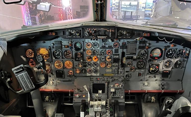F-18 fighter jet flight simulator in Chicago - vue 3