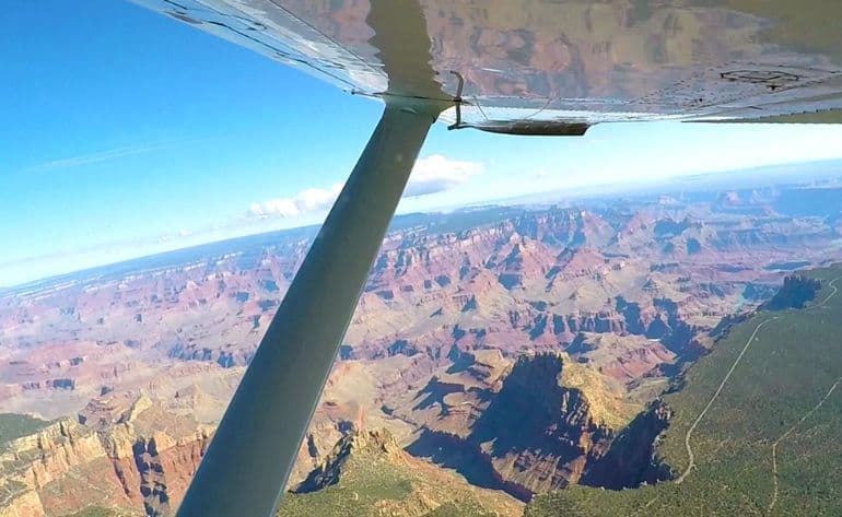 Skydiving at the Grand Canyon from 16,000 feet - vue 3
