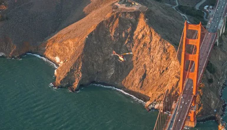 Private helicopter flight in San Francisco - vue 3