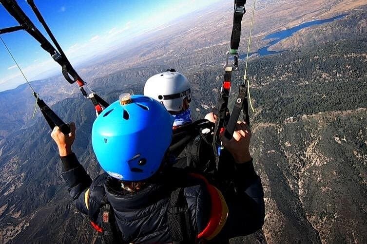 Tandem paragliding flight in San Bernardino, California Tandem paragliding flight in San Bernardino, California